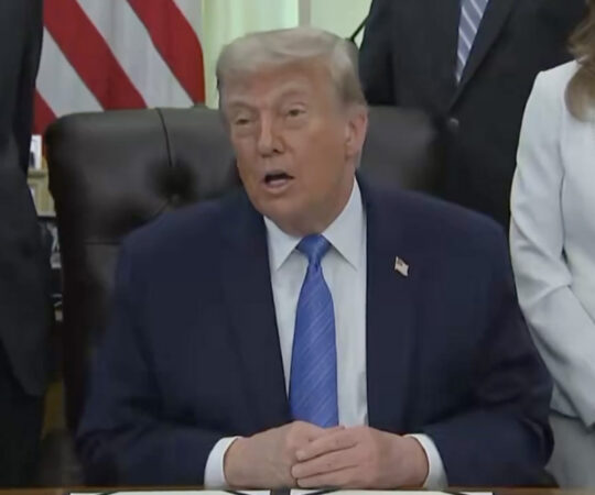 Diil läbi?! Trump ähvardas uuesti Iraani sõjaga