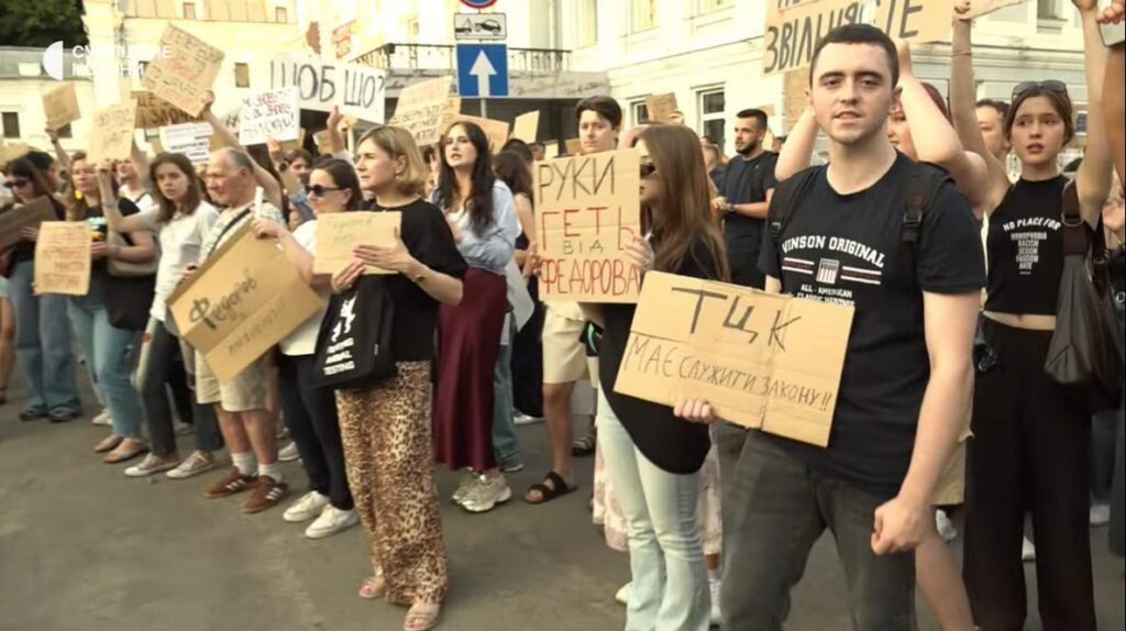 PILDID: Ukrainas paisub mäss – Zelenski rääkis kuulikindla klaasi tagant