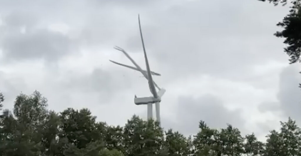 VIDEO: Lätis kukkus alla elektrituuliku laba