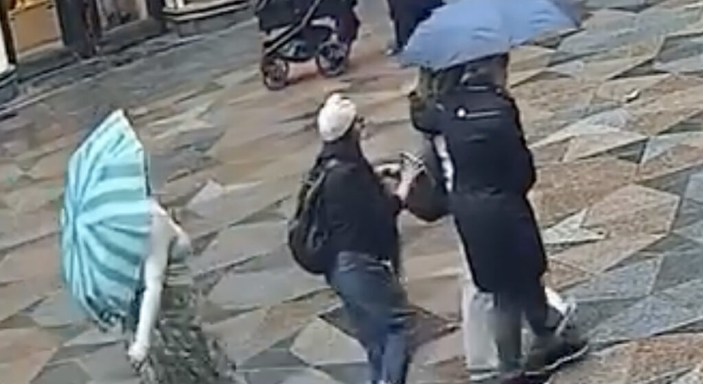 VIDEO: Helsingi politsei tabas teolt taskuvargad