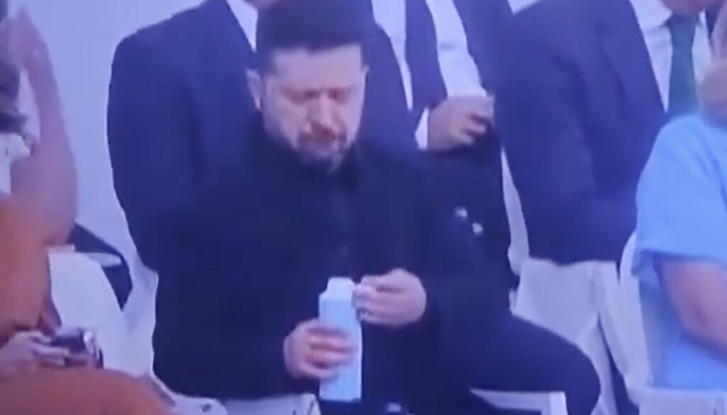 VIDEO: Ukraina president oli Pariisis hädas Euroopa veepudeliga