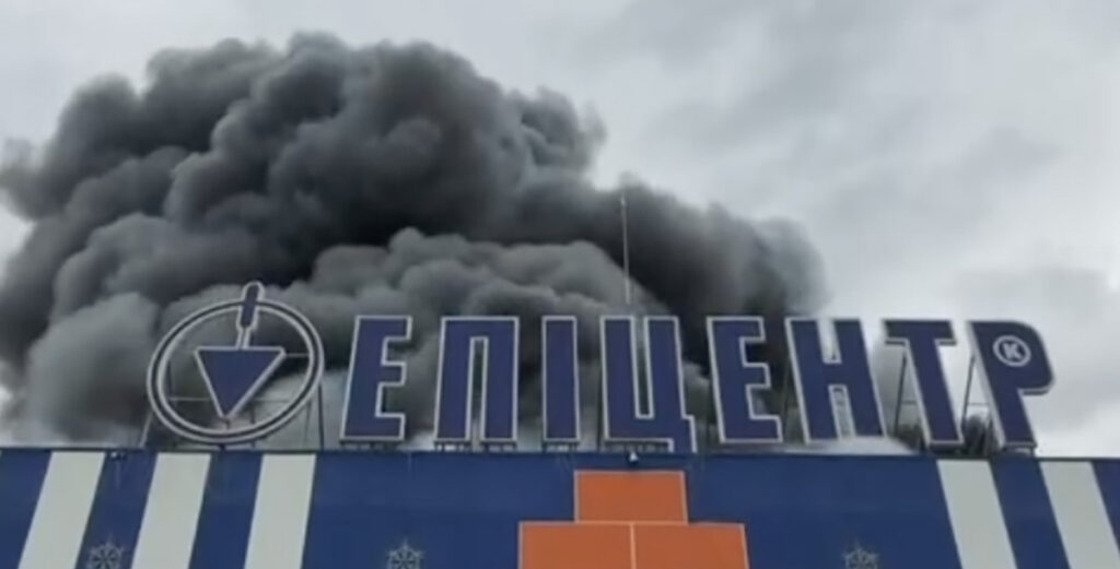 VIDEO: Ukrainas sai tabamuse kaubanduskeskus