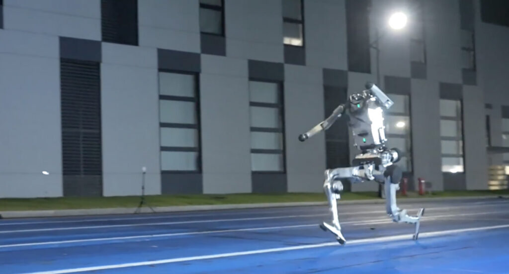 VIDEO: Hiina inimrobot on kiirem kui inimene