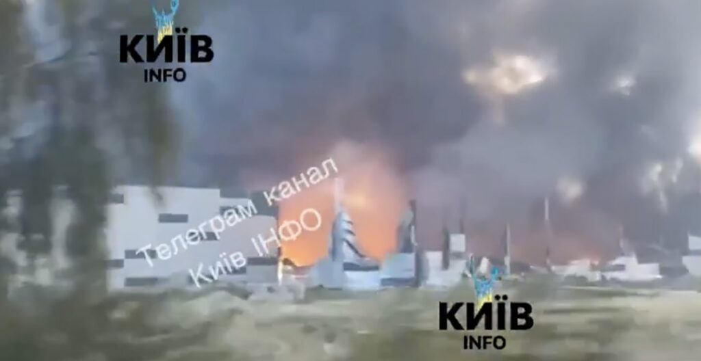 VIDEO: Kiievi lähedal süttis suur veebipoe ladu