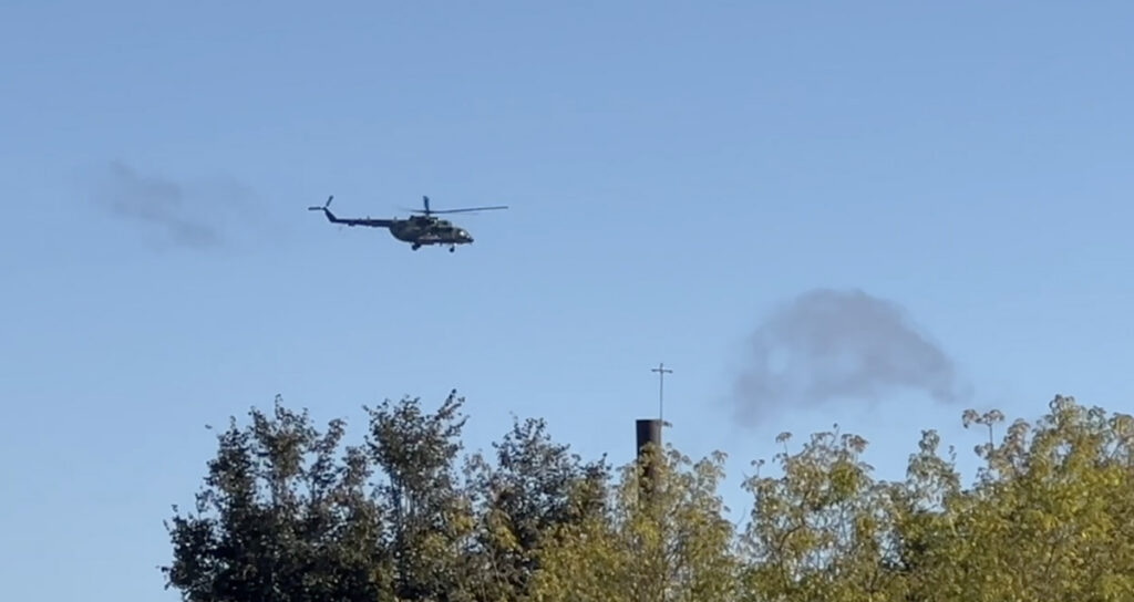 VIDEO: Vene kopter Narva kohal
