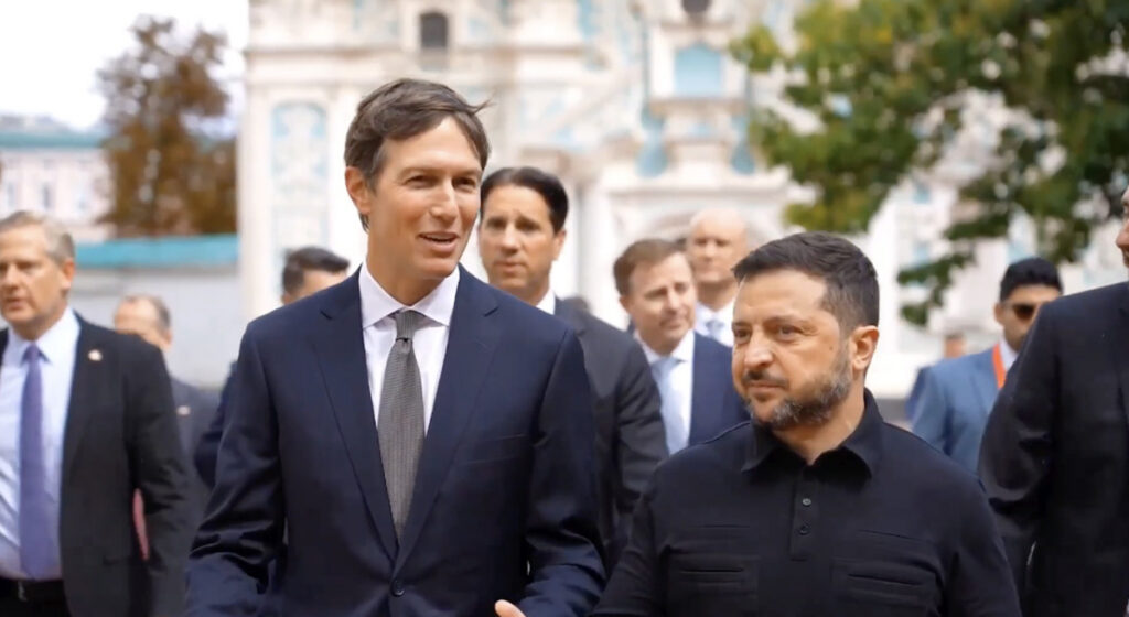 VIDEO: Trumpi erisaadikud saabusid Kiievisse