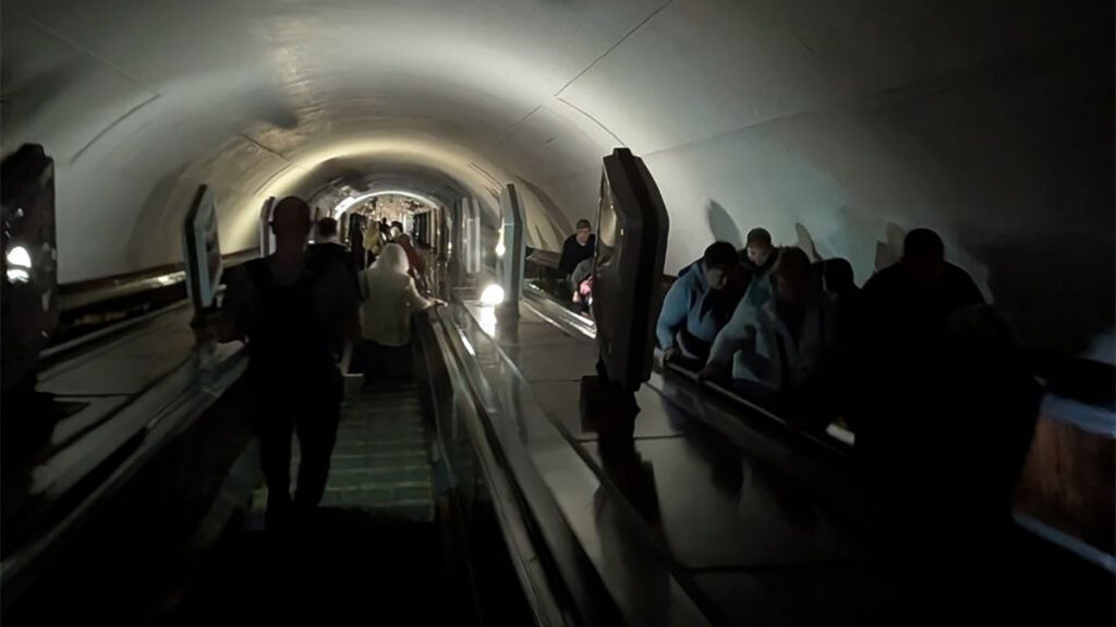 VIDEO: Ukraina pealinn mattus pimedusse